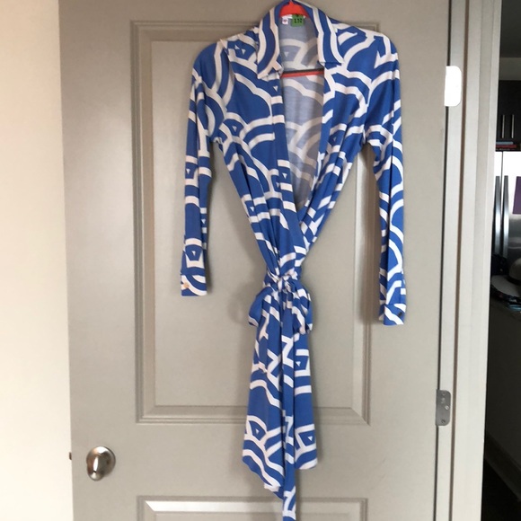DVF Wrap Dress - Picture 2 of 3